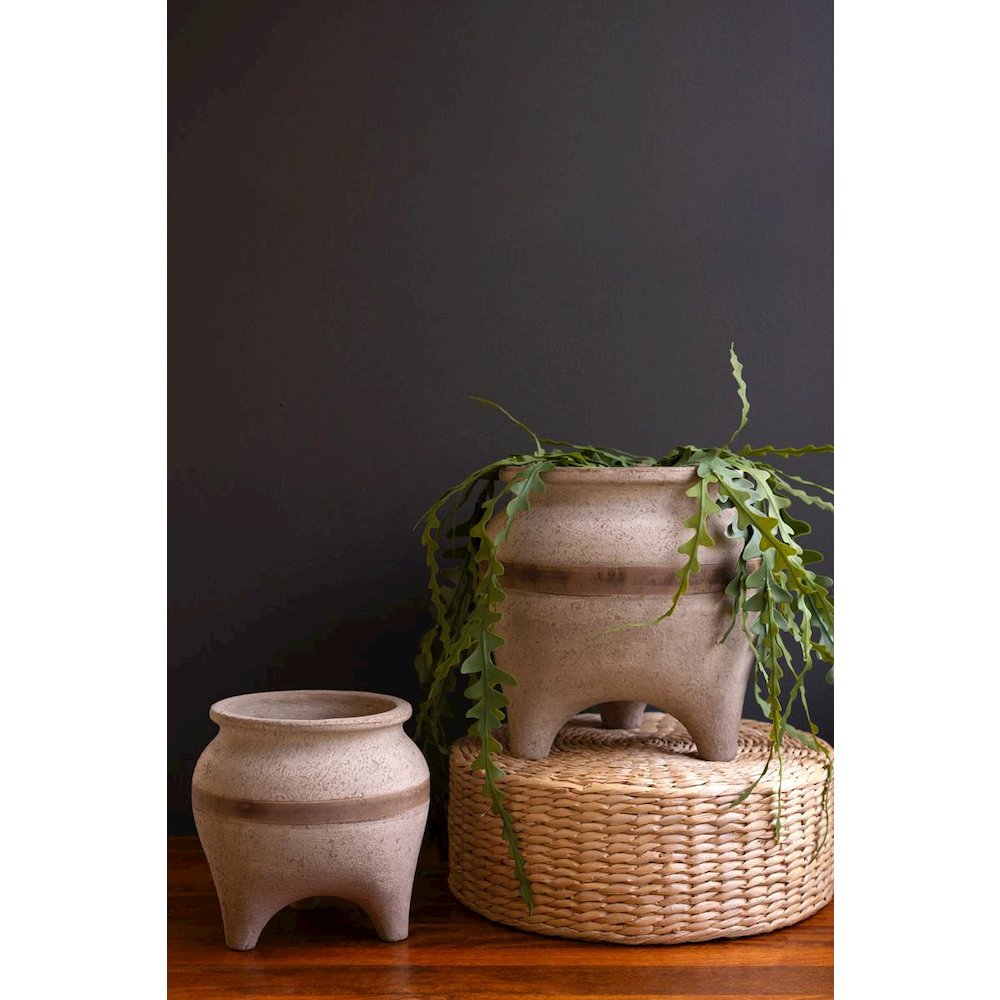 Set Of Two Terracotta Planters With Horizontal Brown Stripe. Picture 3