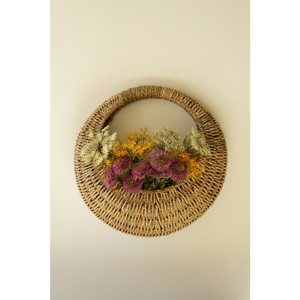 Woven Vine Wall Basket. Picture 1