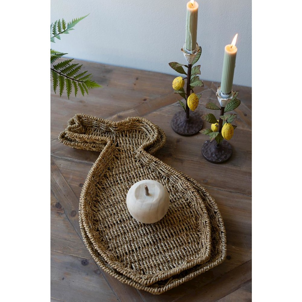 Set Of Two Woven Vine Rabbit Trays. Picture 3