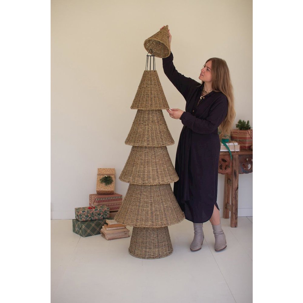 Woven Vine Christmas Tree. Picture 3