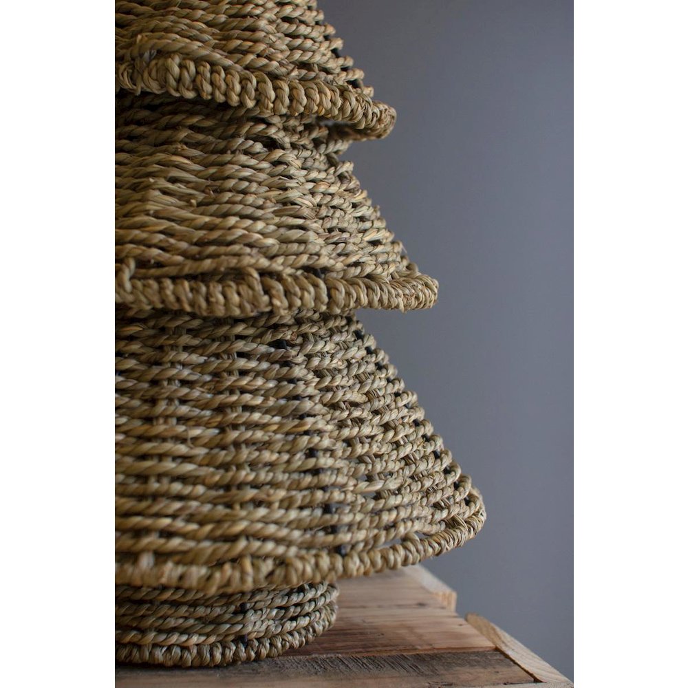 Set Of Two Small Woven Vine Christmas Trees. Picture 3