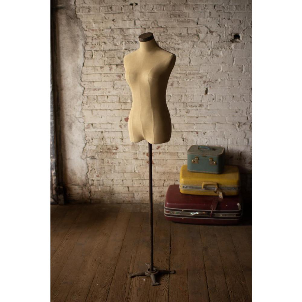 Floor Mannequin. Picture 2