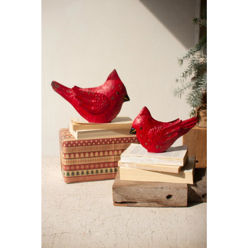 Set Of Two Painted Metal Christmas Cardinals. Picture 4