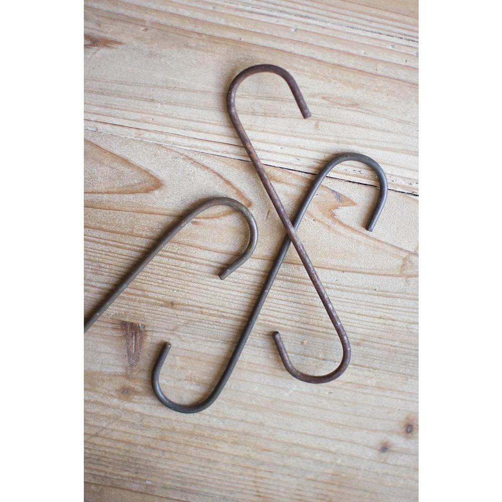 Bag Of Twelve S-Hooks Short. Picture 2