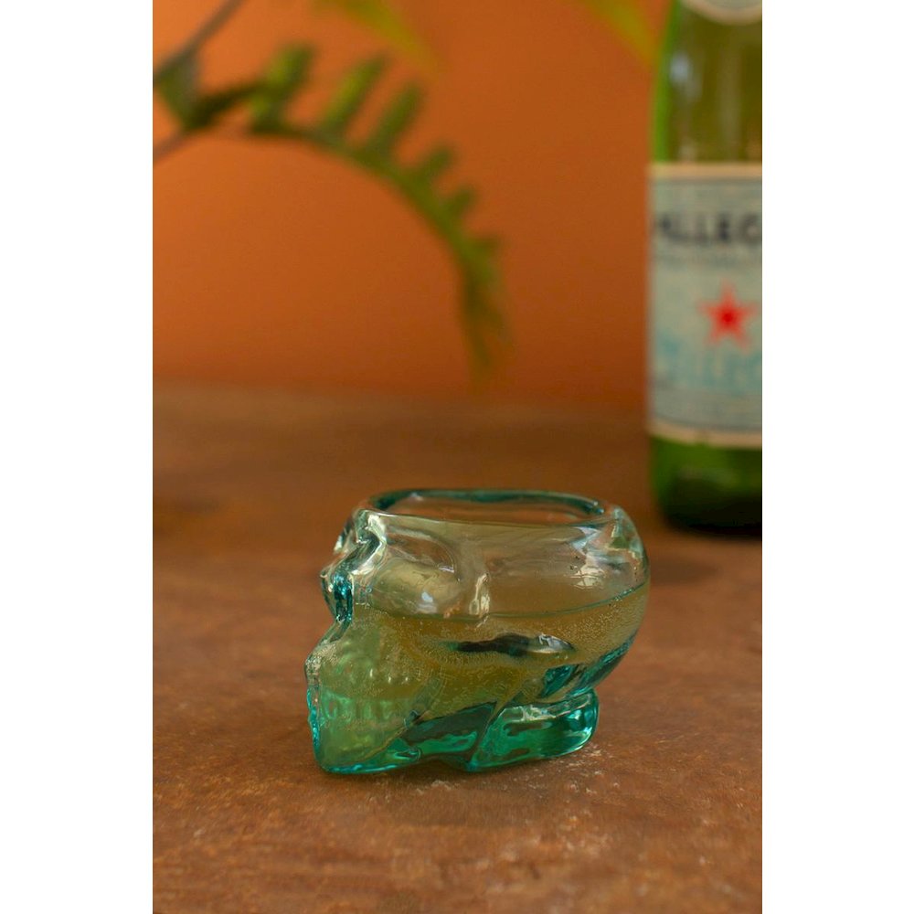 Recycled Clear Shot Glass - Skull. Picture 2