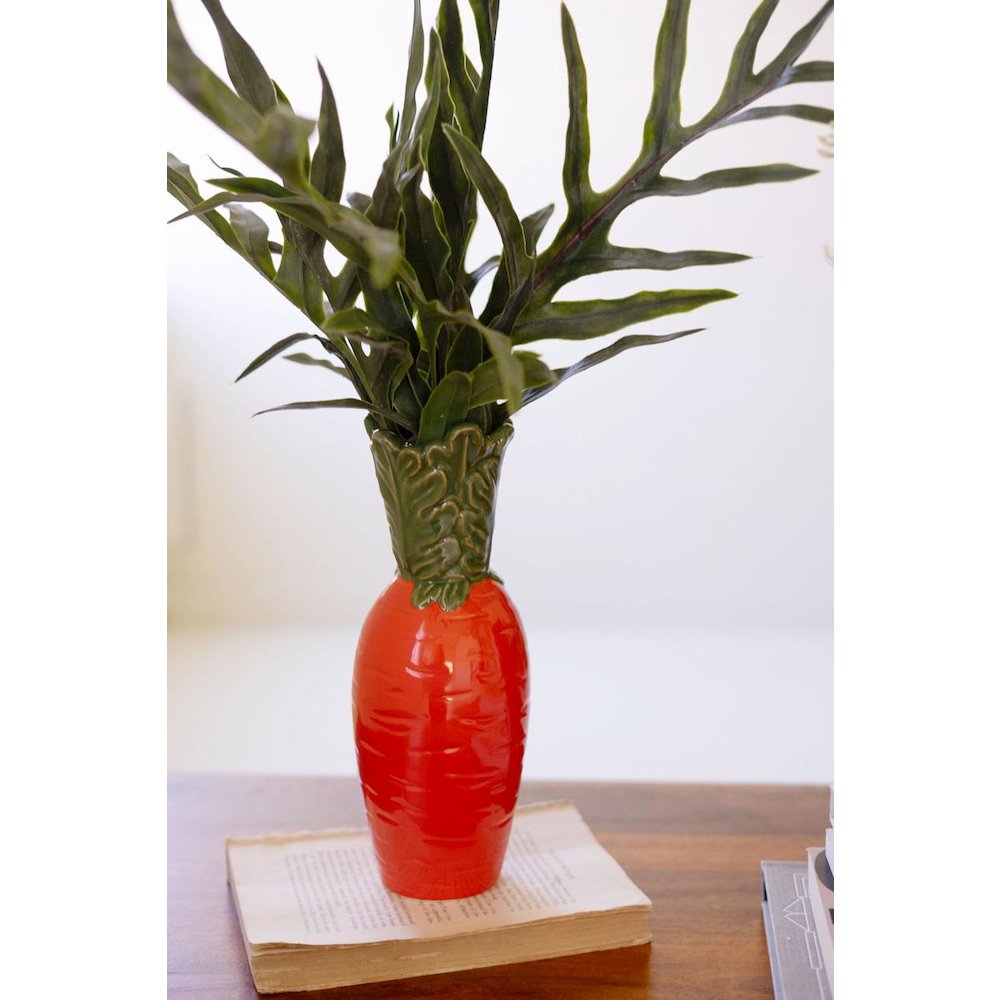 Ceramic Carrot Vase. Picture 3