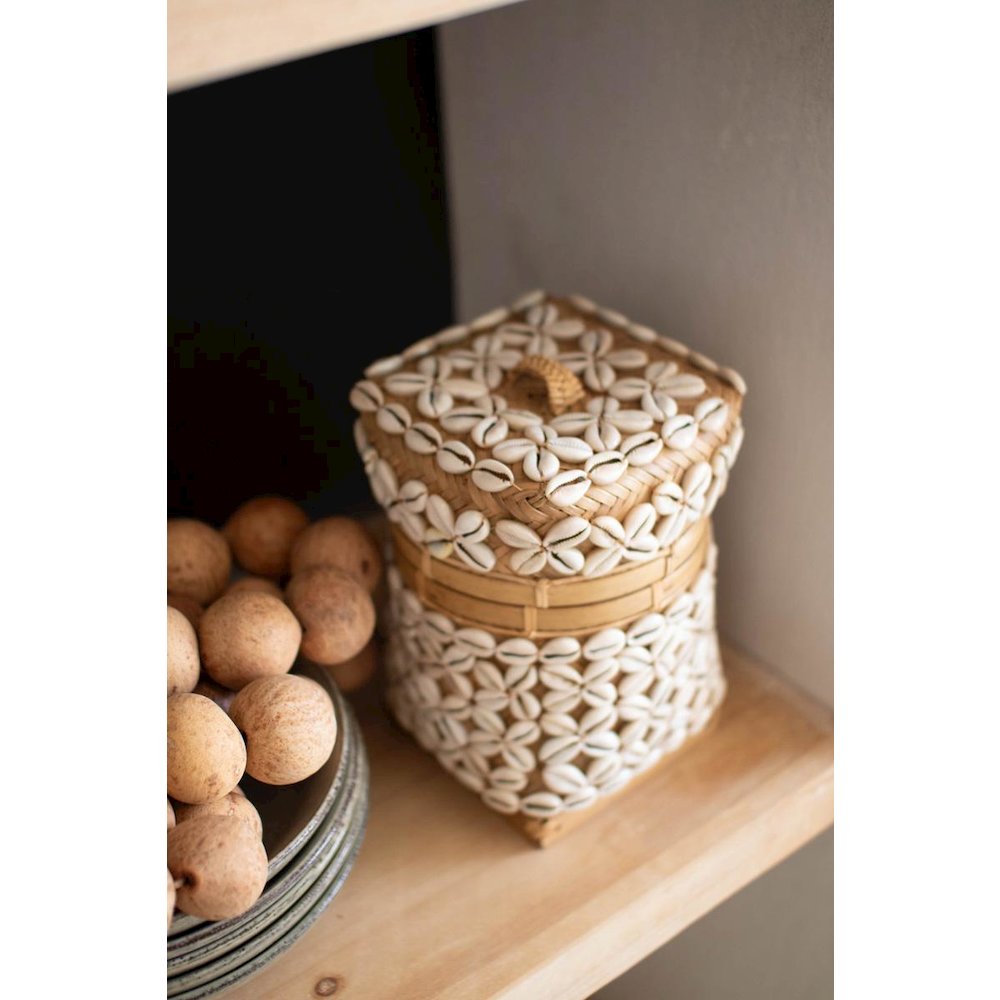 Bamboo Box With Shell Detail. Picture 2