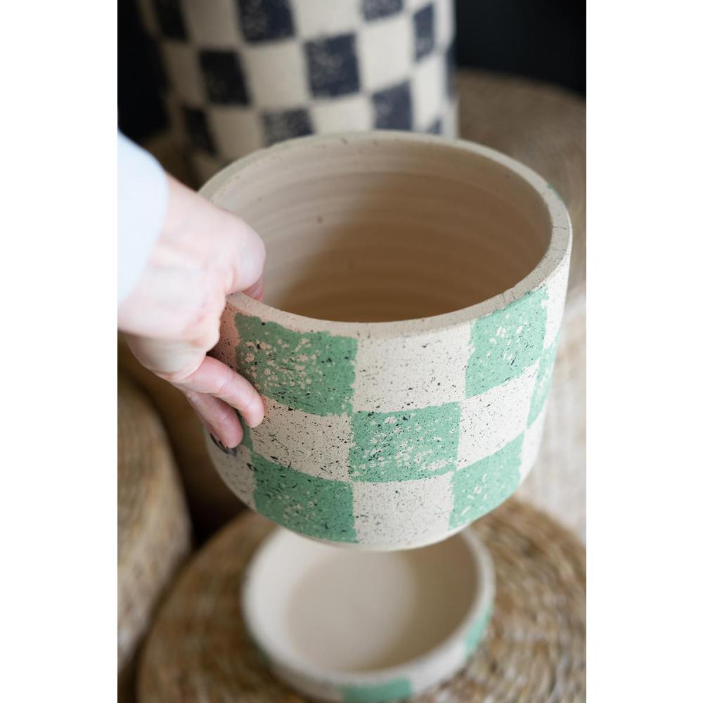 Set Of Three Checkered Clay Planters With Trays. Picture 3