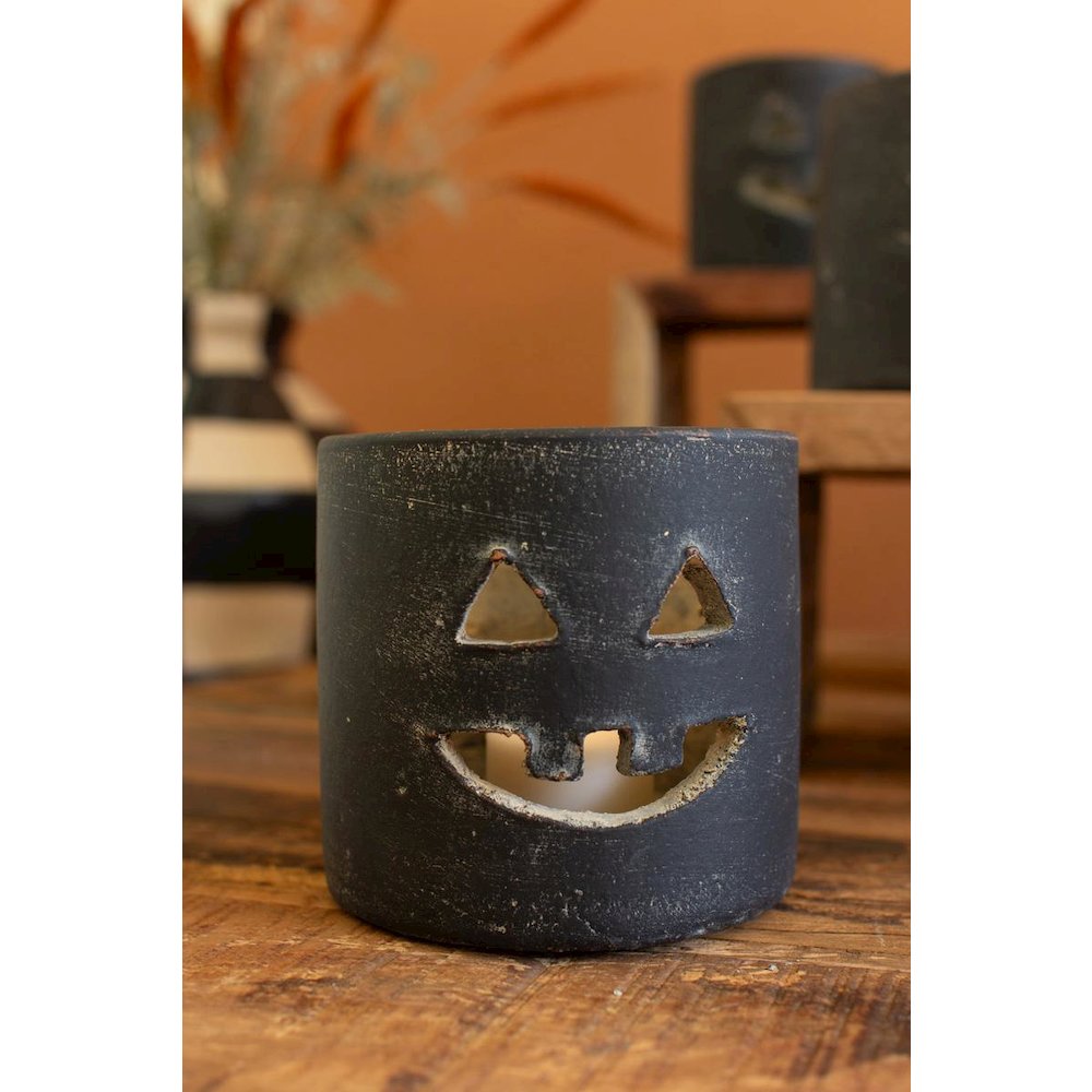 Short Black Clay Jack-O-Lantern. Picture 2