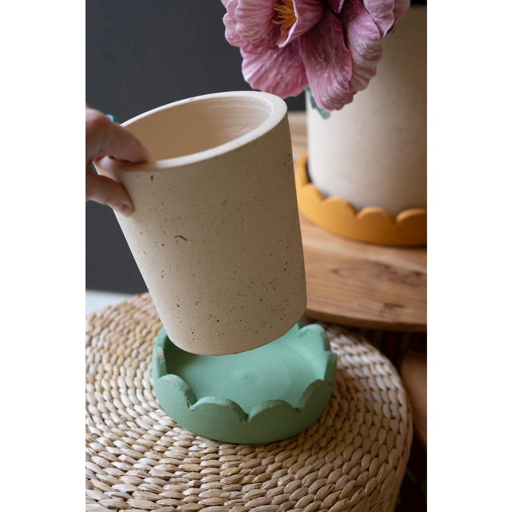Set Of Three Scalloped Clay Planters. Picture 3