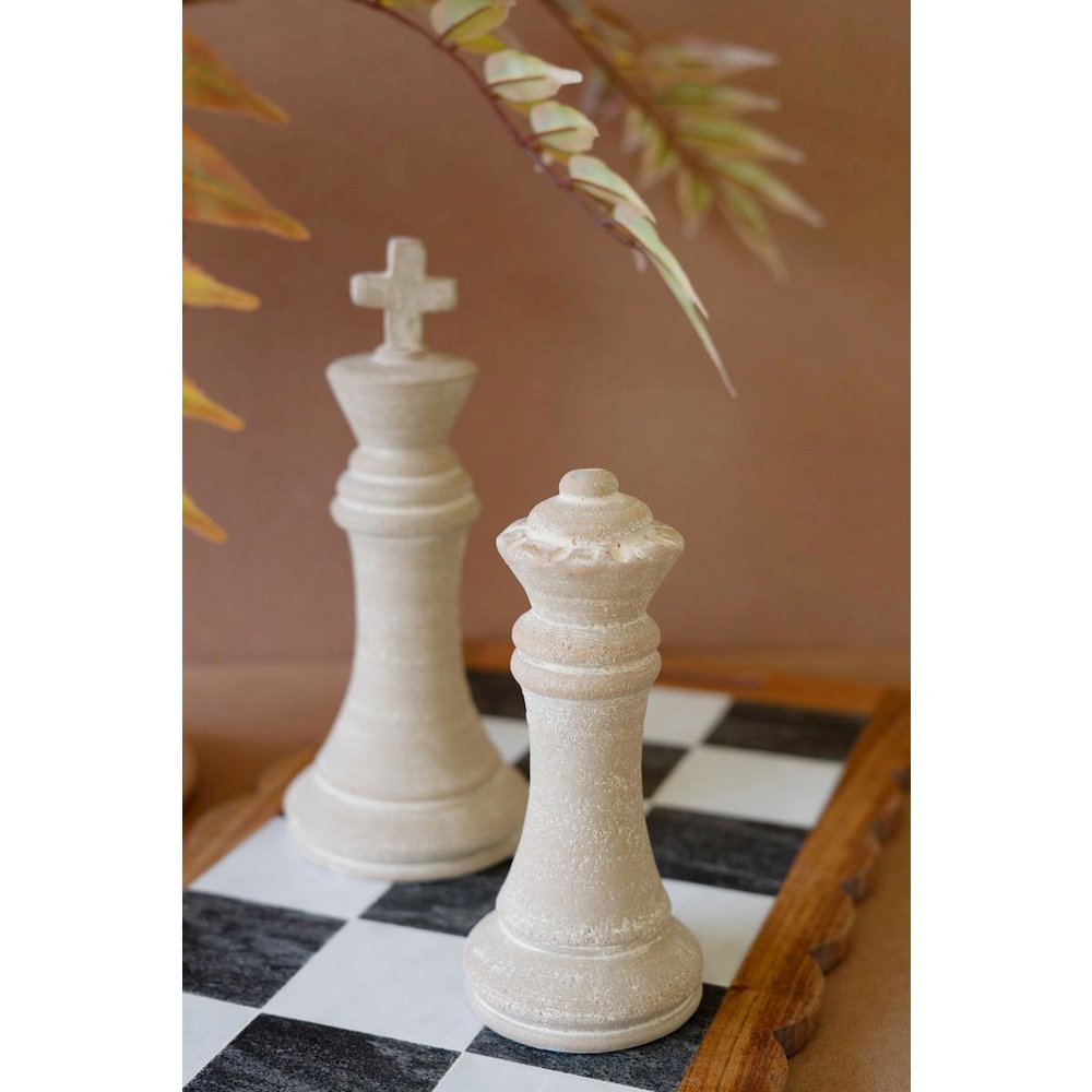 Set Of Two Grey-Wash Chess Pieces. Picture 2
