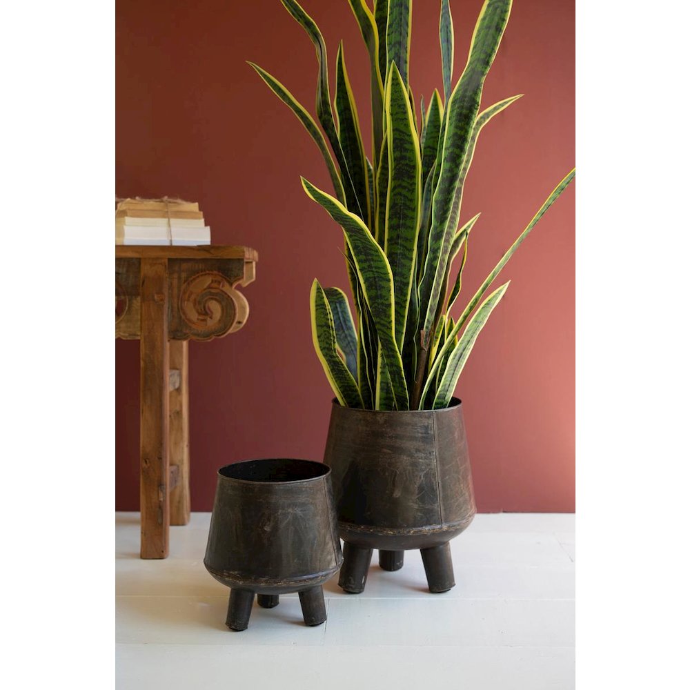 Set Of Two Hand - Hammered Iron Planters With Legs. Picture 1