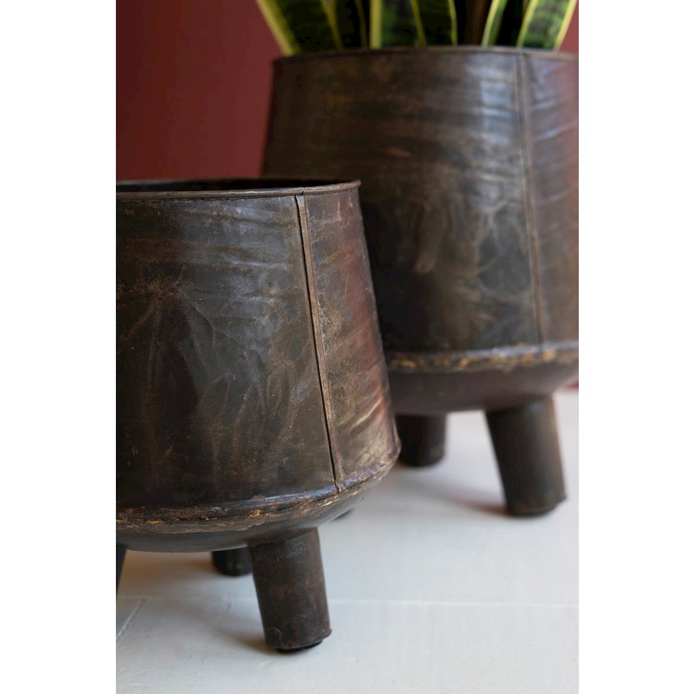 Set Of Two Hand - Hammered Iron Planters With Legs. Picture 3