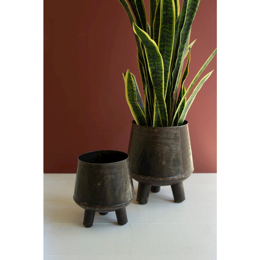Set Of Two Hand - Hammered Iron Planters With Legs. Picture 5