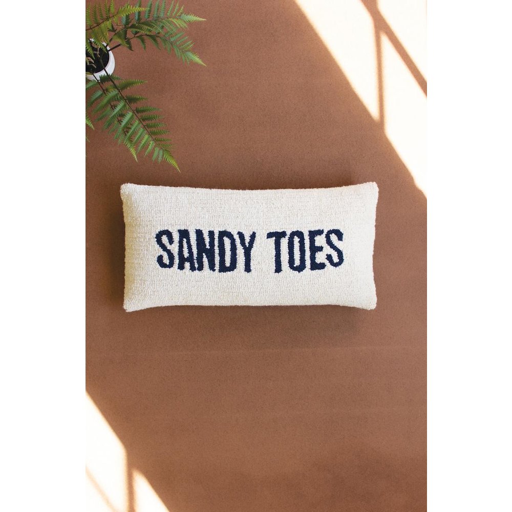 Sandy Toes - Hand Hooked Pillow. Picture 1