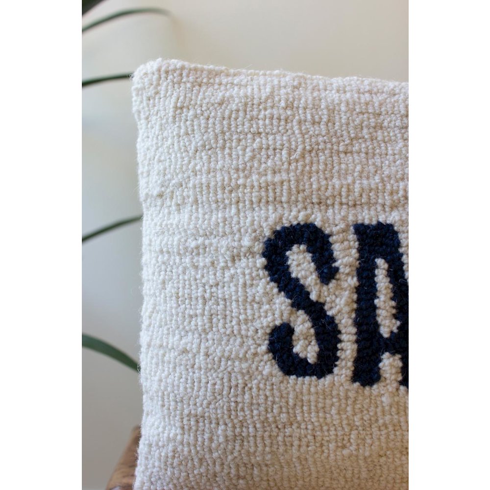 Sandy Toes - Hand Hooked Pillow. Picture 2