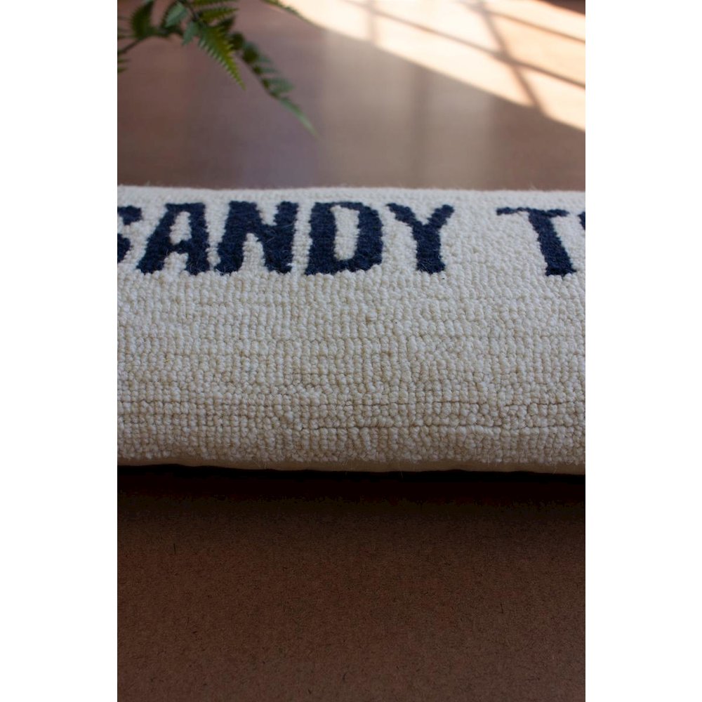 Sandy Toes - Hand Hooked Pillow. Picture 4