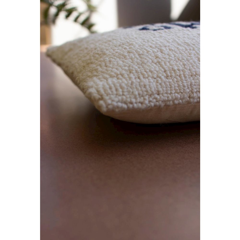 Sandy Toes - Hand Hooked Pillow. Picture 5