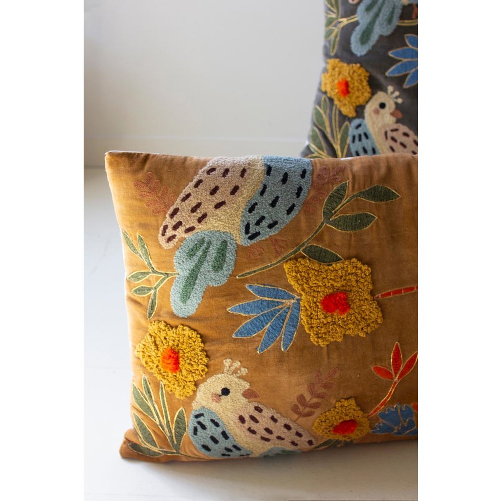 Set Of Two Embroidery Pillows With Birds - One Each Color. Picture 4