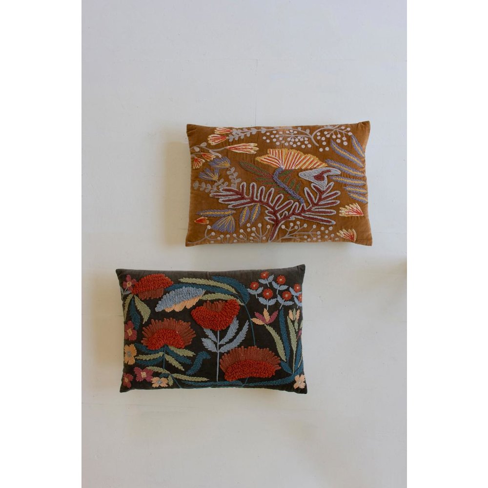 Set Of Two Embroidery Pillows With Flowers - One Each Color. Picture 2