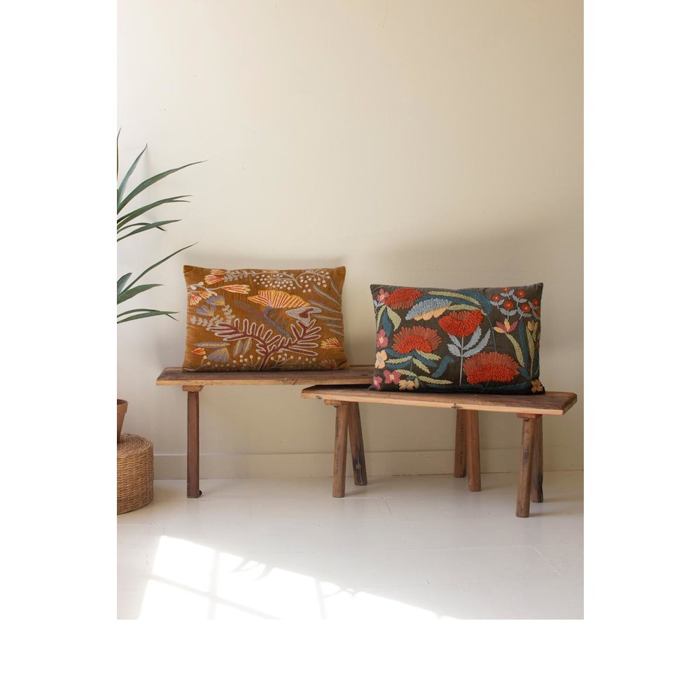 Set Of Two Embroidery Pillows With Flowers - One Each Color. Picture 3