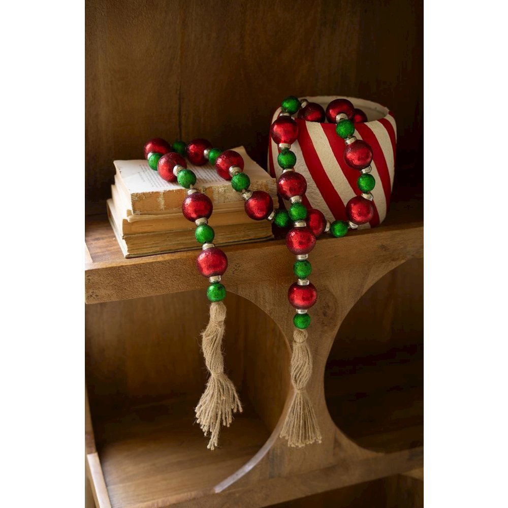 Red And Green Christmas Ball Garland W Jute Tassels. Picture 3