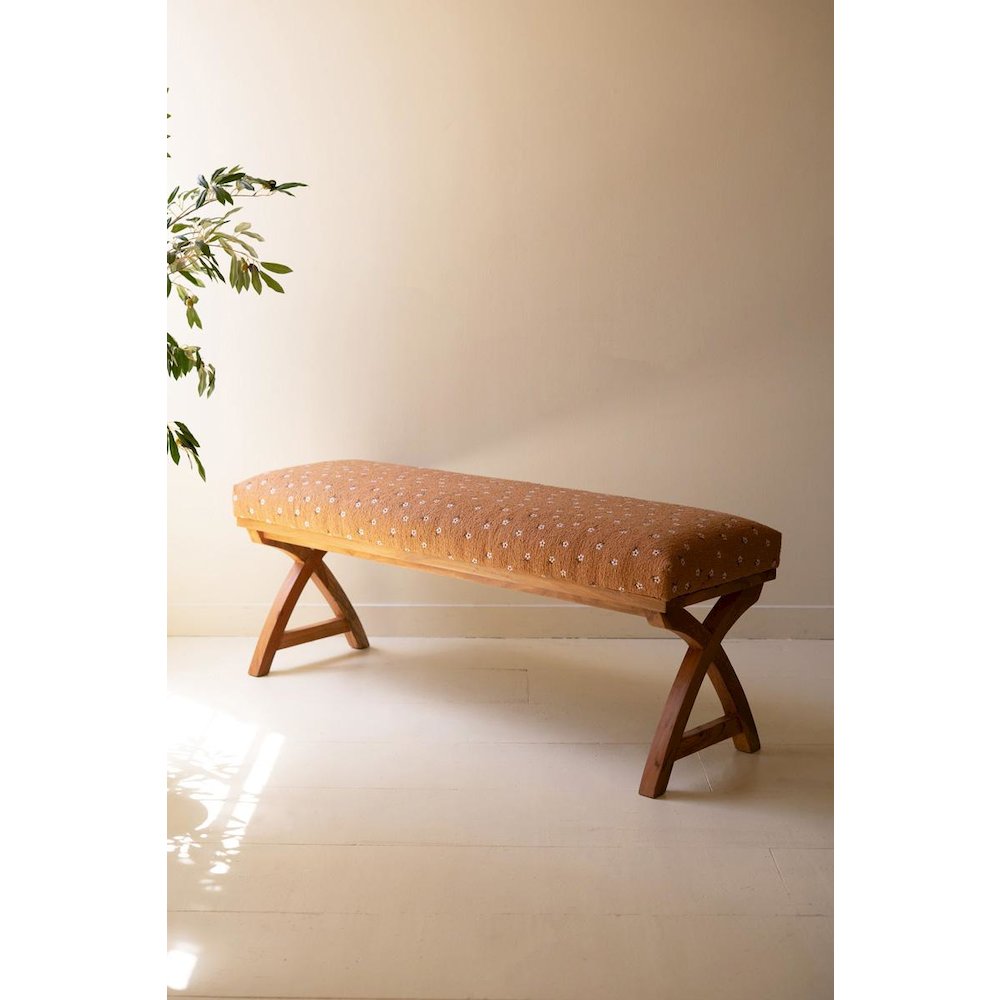 Upholstered Bench. Picture 1