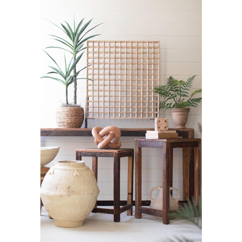 Mango Wood Grid Panel On An Iron Stand. Picture 4
