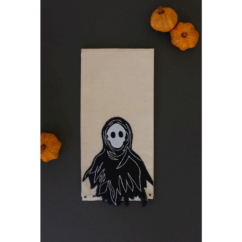 Set Of Four Black Halloween Tea Towels. Picture 5