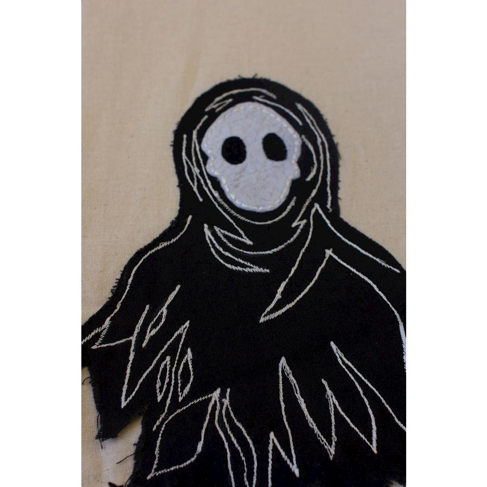 Set Of Four Black Halloween Tea Towels. Picture 6