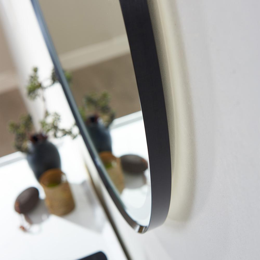 32'' Round LED Lighted Accent Bathroom/Vanity Wall Mirror. Picture 7