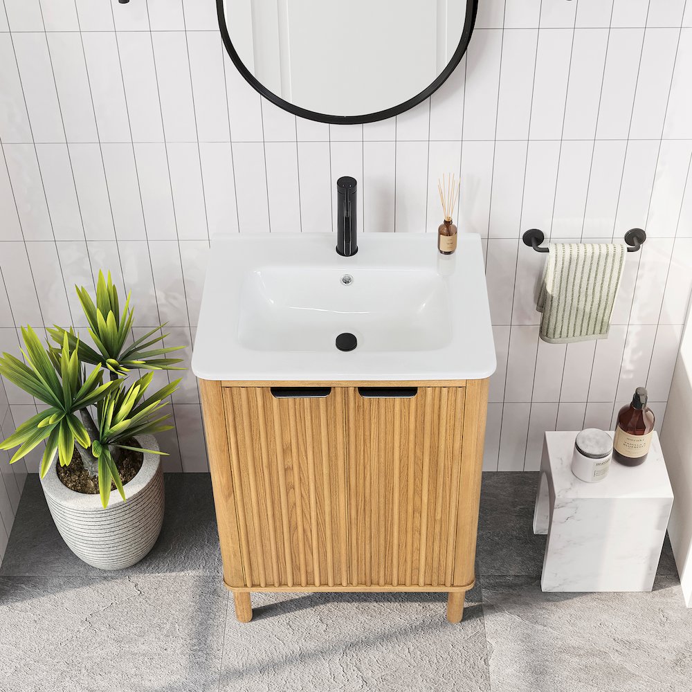 Mumbai 24" Free-standing Single Bath Vanity in Oak Weathering Light Brown. Picture 7