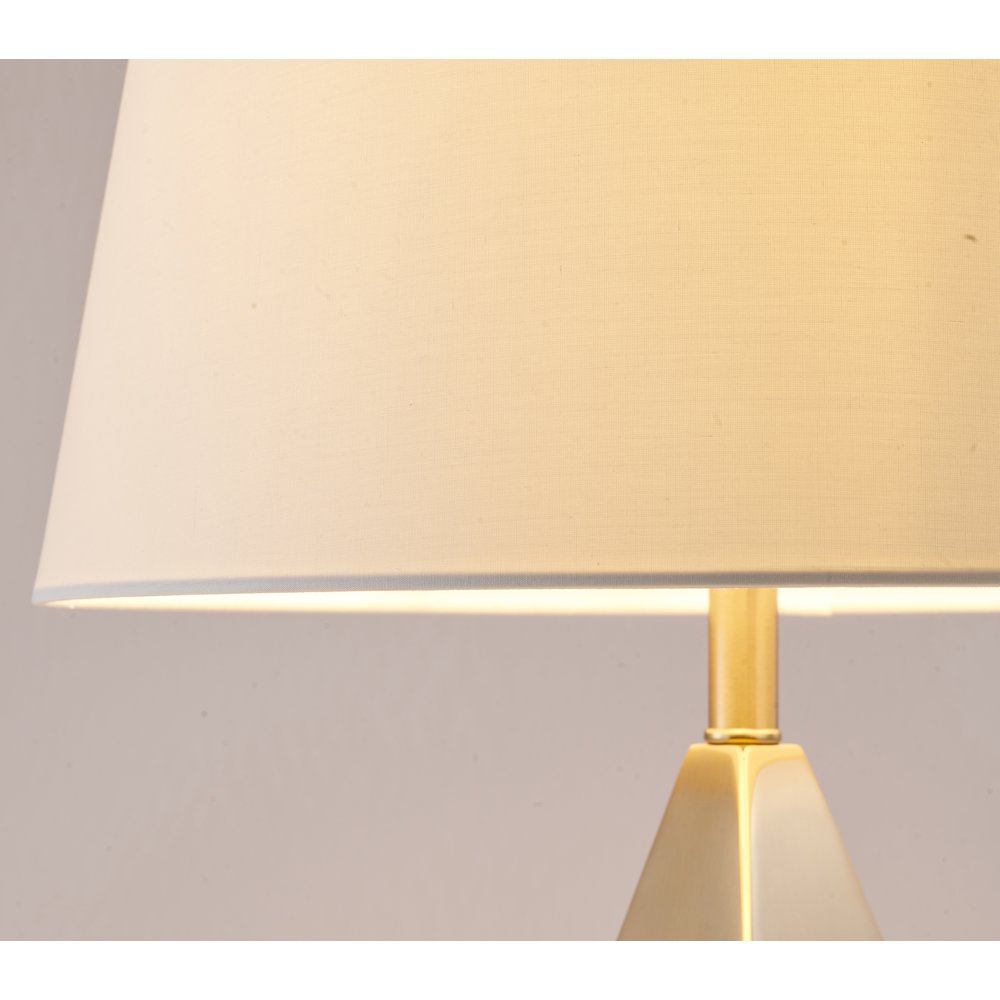 1-Light Gold Metal Table Lamp With A Drum Shade. Picture 4