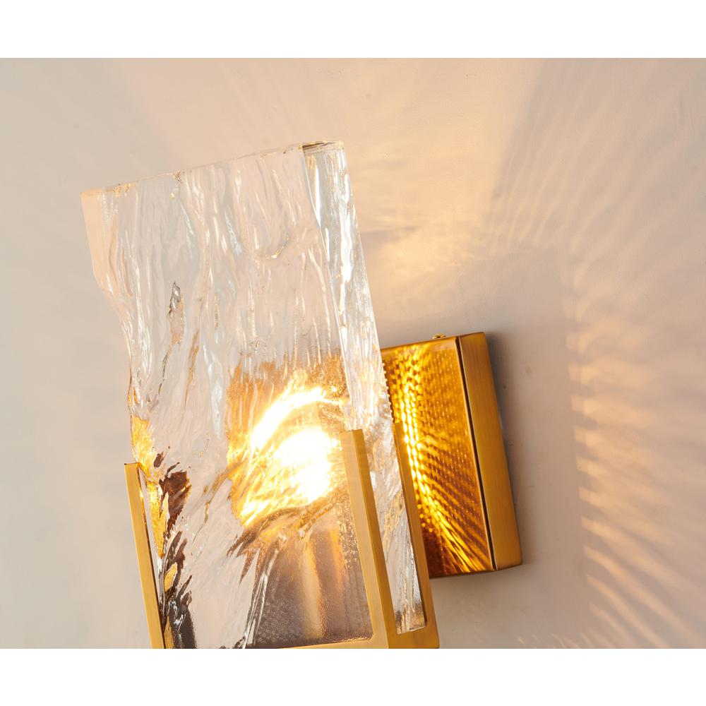Wall Sconce Gold Metal & Crystal. Picture 3