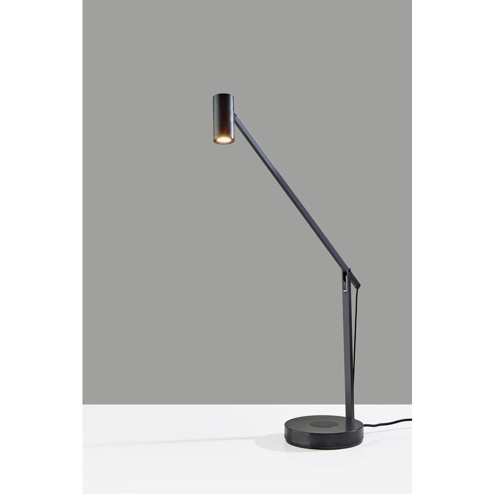Turrell Task Lamp w. Wireless Charging. Picture 2