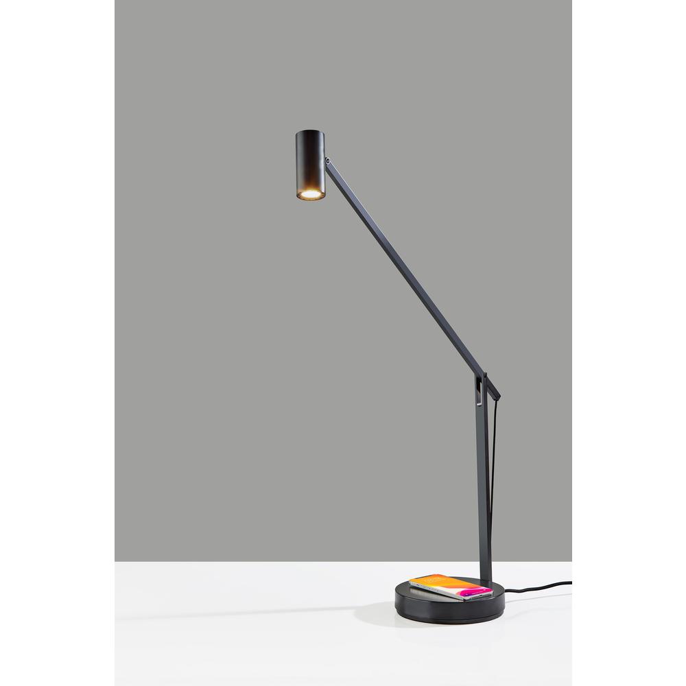 Turrell Task Lamp w. Wireless Charging. Picture 3