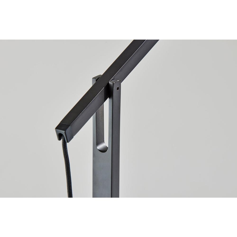 Turrell Task Lamp w. Wireless Charging. Picture 7