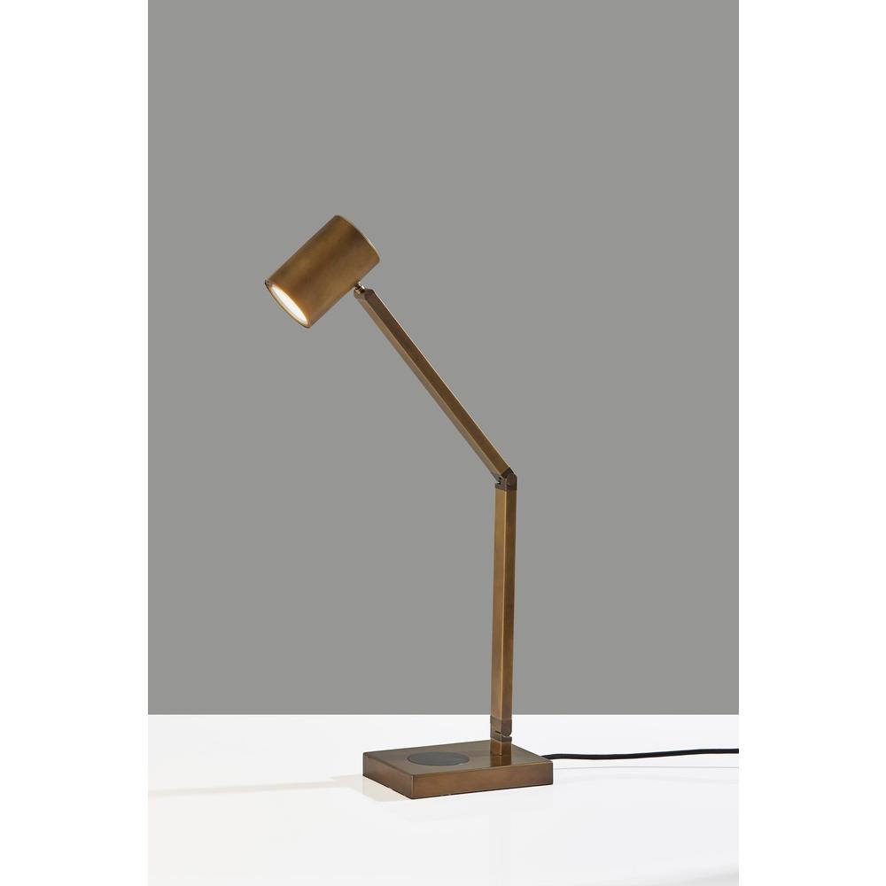 Newman Task Lamp w. Wireless Charging. Picture 3