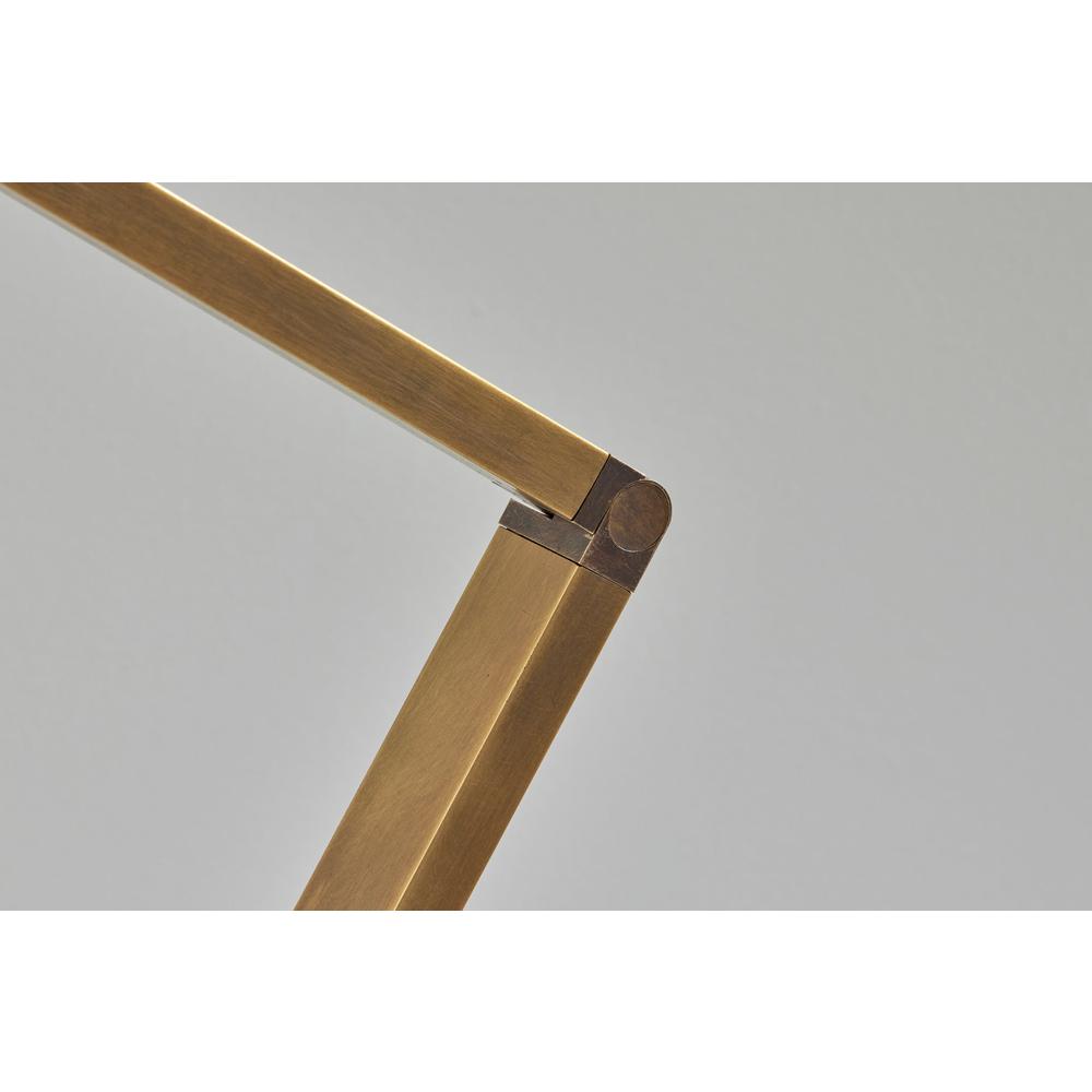 Newman Task Lamp w. Wireless Charging. Picture 5
