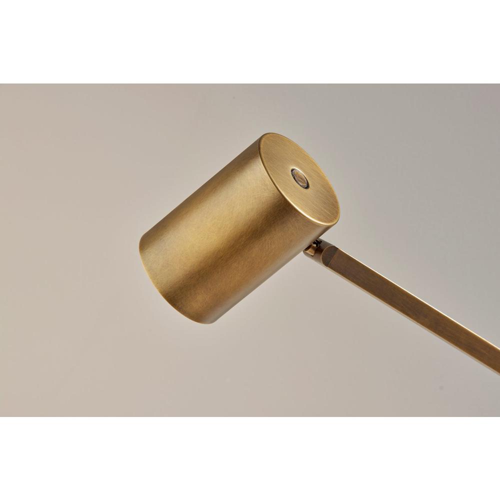 Newman Task Lamp w. Wireless Charging. Picture 7