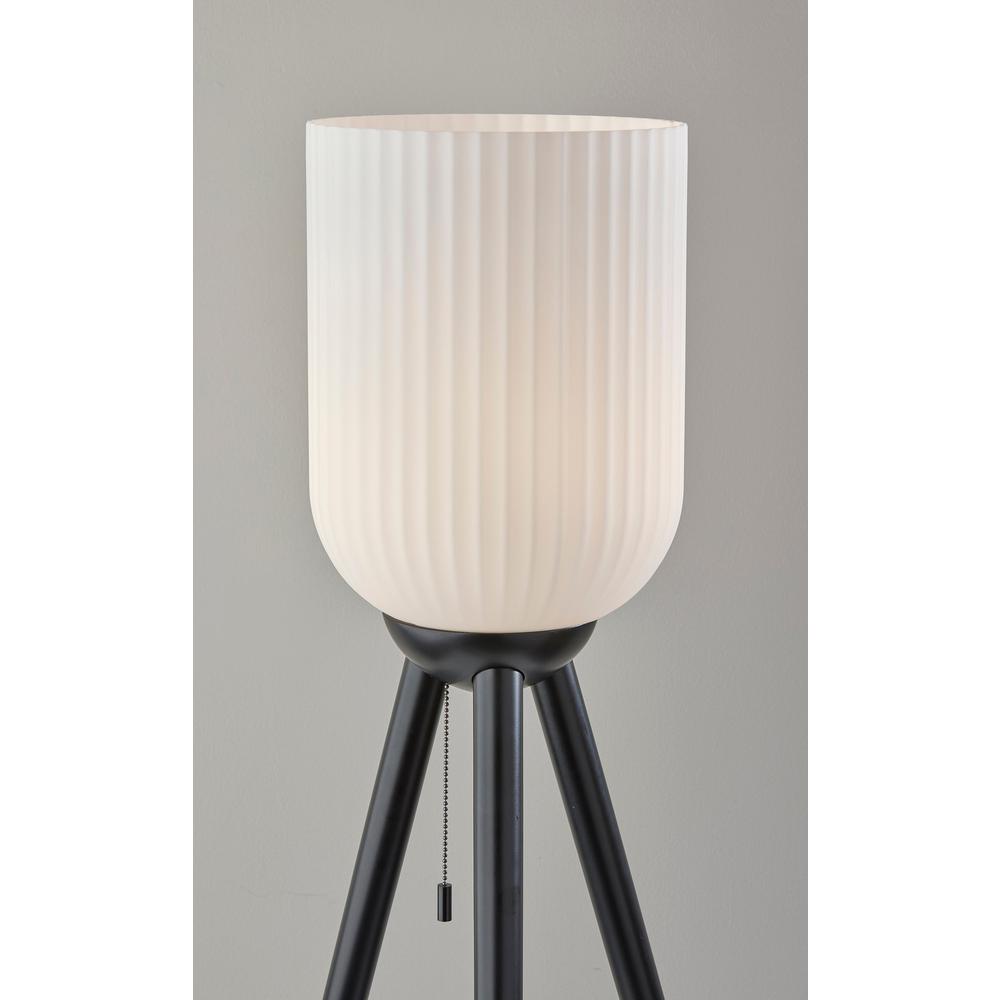 Kinsley Floor Lamp. Picture 4