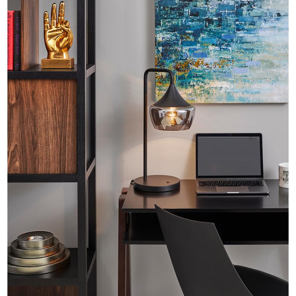 Eliza Table Lamp. Picture 3