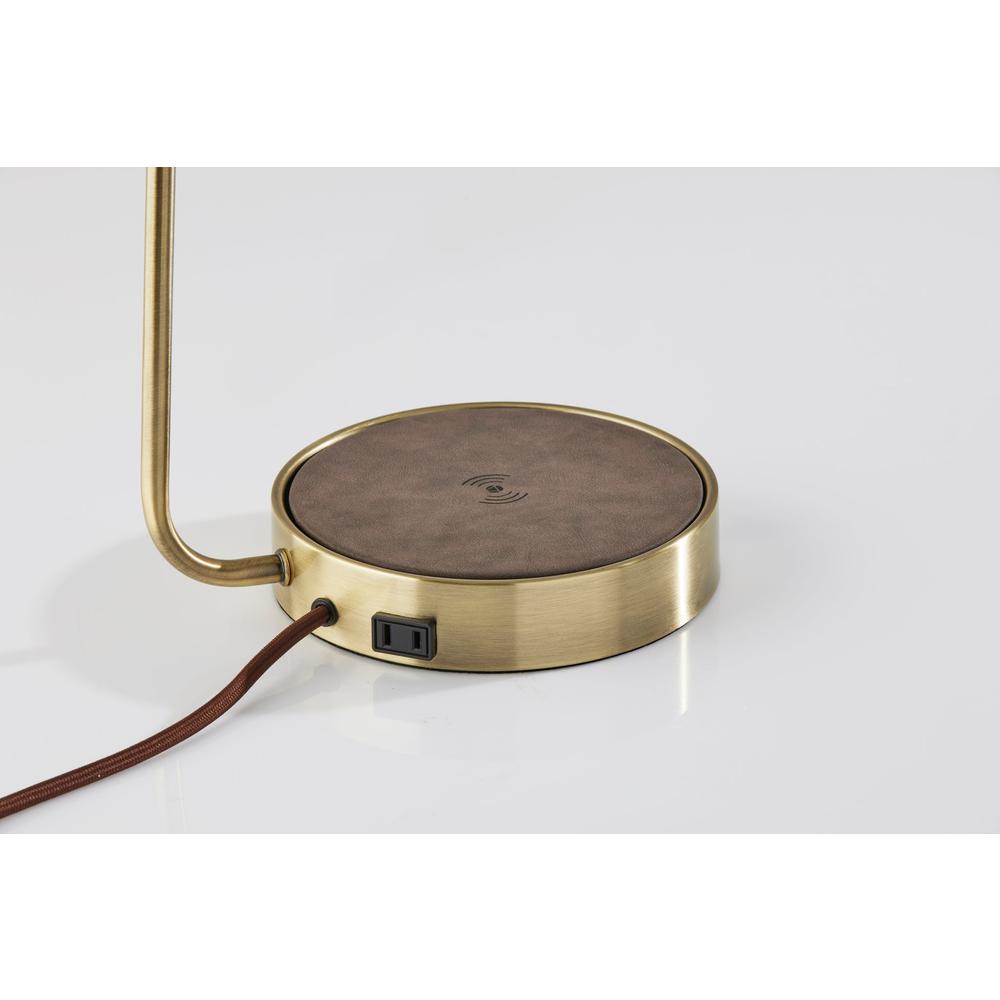 Brooks AdessoCharge Wireless Charging Desk Lamp. Picture 7