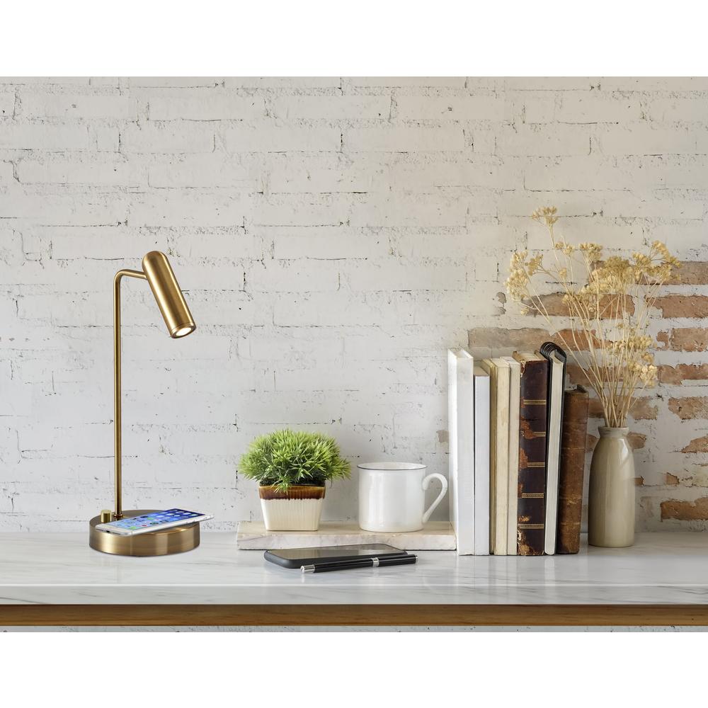 Kaye AdessoCharge LED Desk Lamp. Picture 9