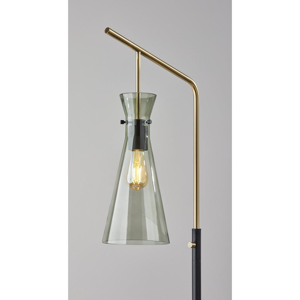 Walker Floor Lamp. Picture 3