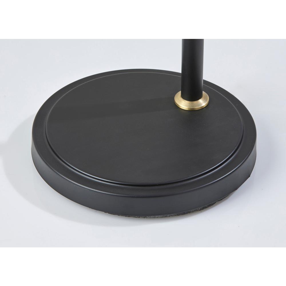 Walker Floor Lamp. Picture 4