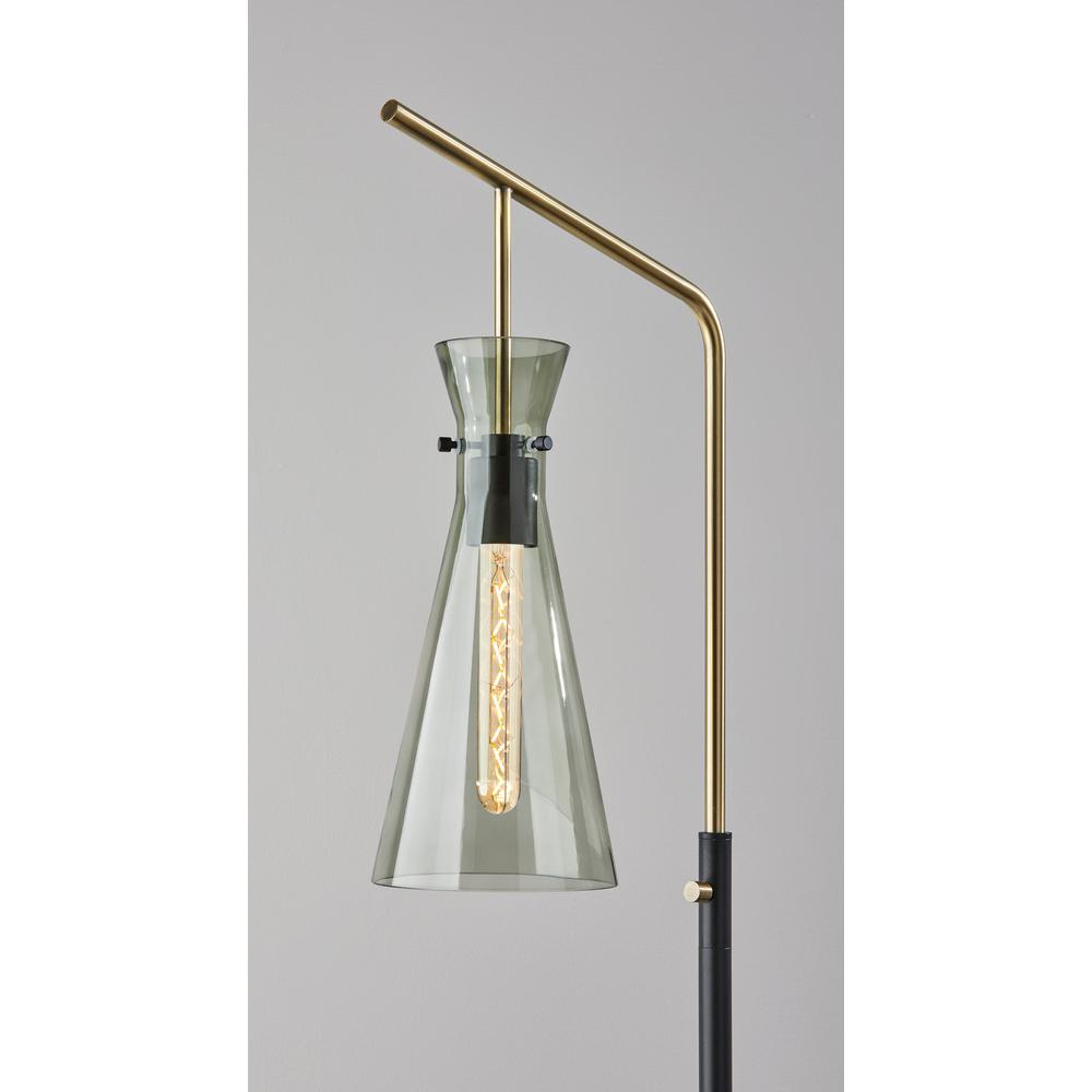 Walker Floor Lamp. Picture 5