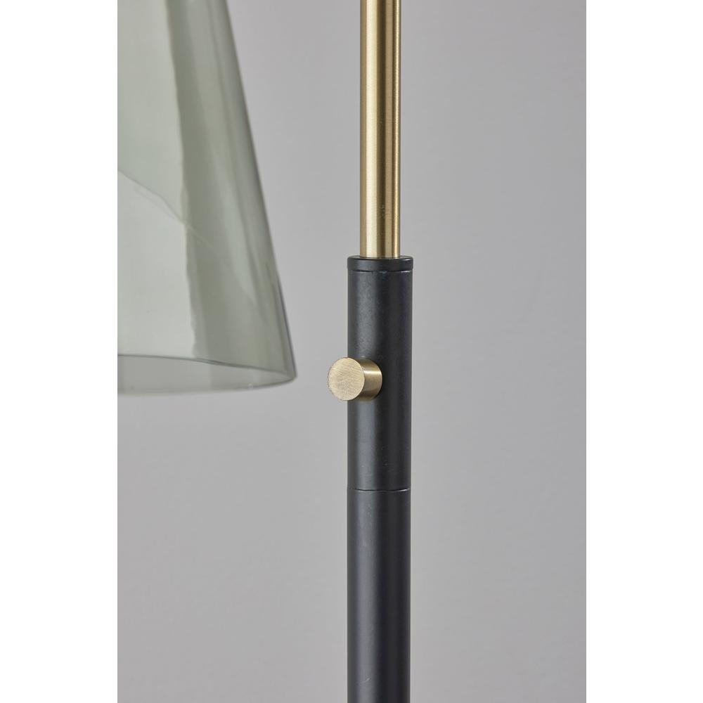 Walker Floor Lamp. Picture 6