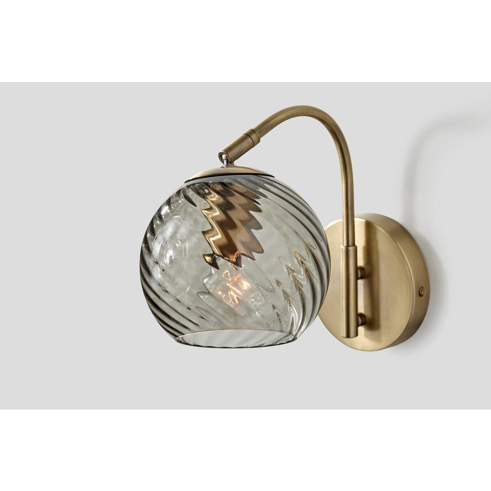 Camden Wall Lamp. Picture 2
