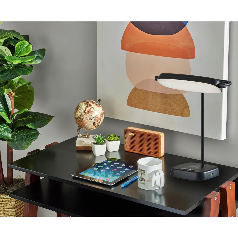 Radley LED AdessoCharge Desk Lamp w. Smart Switch. Picture 10